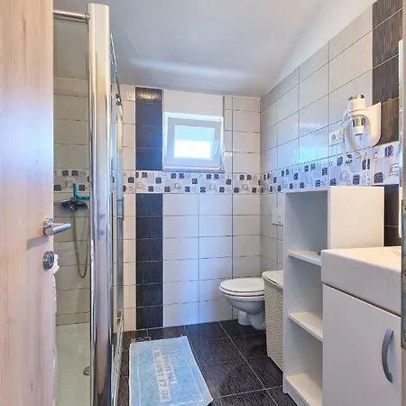 Apartman Sara-naomi With Private Parking Place *