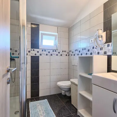 Apartament Sara-naomi With Private Parking Place