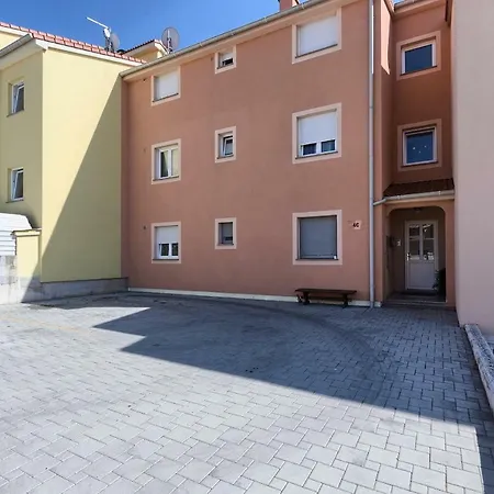 Sara-naomi With Private Parking Place * Pula